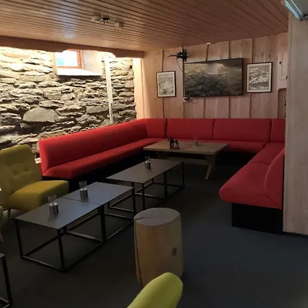 Basecamp Frich's بيت شباب