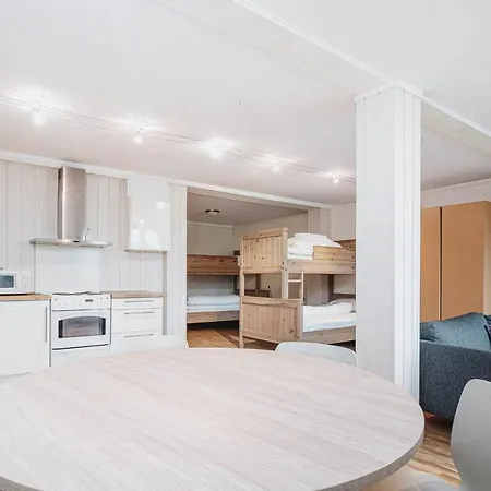 Basecamp Frich`s Hostel *