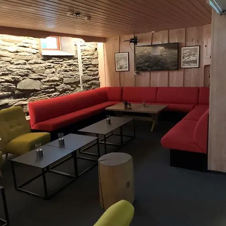 Basecamp Frich's Hostel