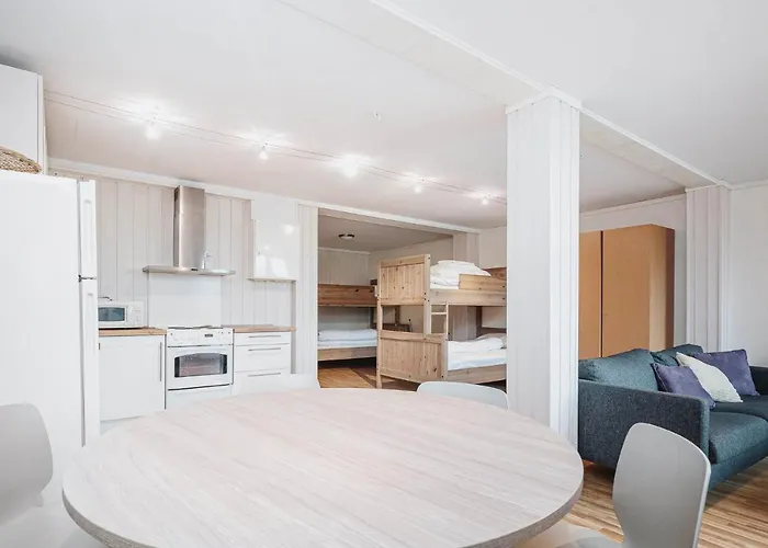 Basecamp Frich's Hostel *